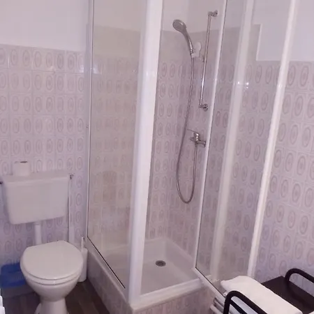 Confort 09 Ou Hc-09 Отель Тараскон-сюр-Арьеж